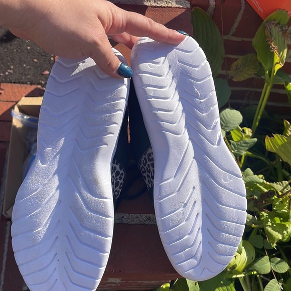 Ladies memory foam sneakers - Picture 2 of 3